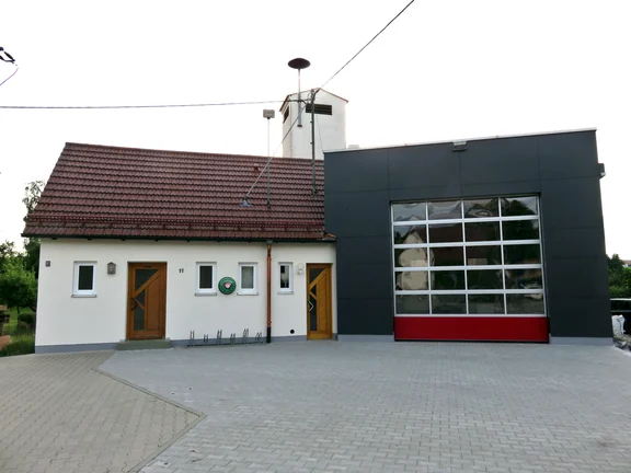 Feuerwehr_Geraetehaus_Ingstetten.jpg